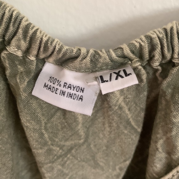 Green Flowy Tank Top - Picture 4 of 5